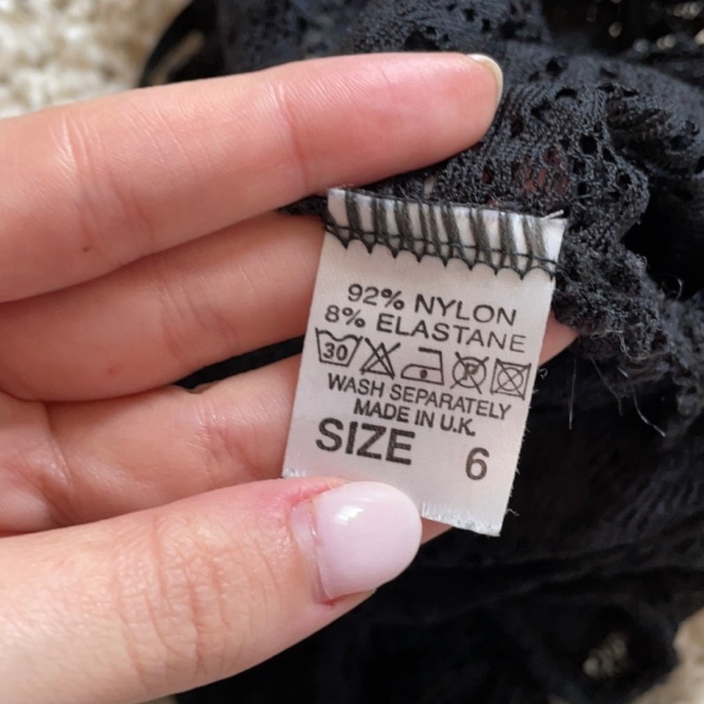 Pretty Little Thing Black lace bodysuit - Picture 4 of 4